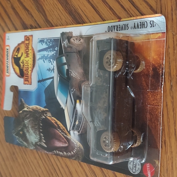 Matchbox '15 Chevy Silverado - Picture 6 of 8